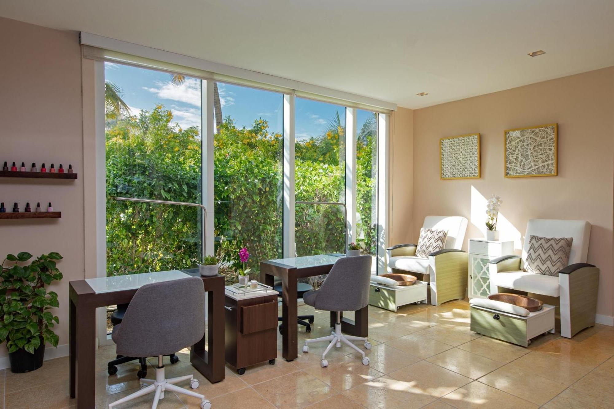 The Ritz-Carlton, Turks & Caicos Hotel Grace Bay Exterior photo