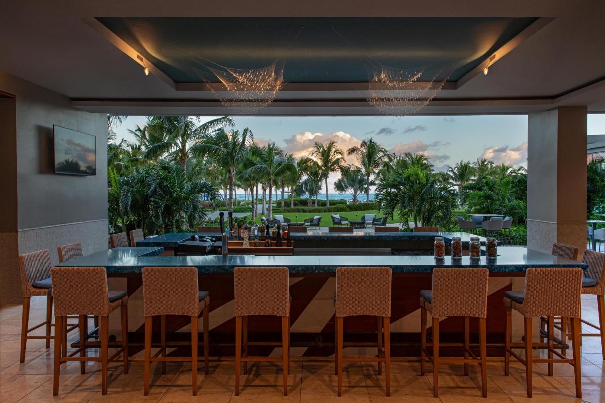 The Ritz-Carlton, Turks & Caicos Hotel Grace Bay Exterior photo