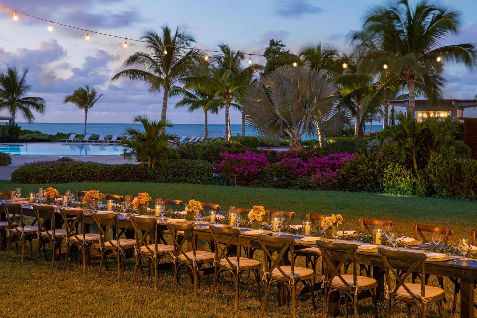 The Ritz-Carlton, Turks & Caicos Hotel Grace Bay Exterior photo